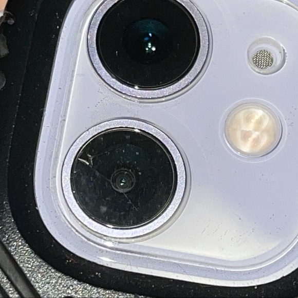 Iphone 11 - SOLD - Picture 6 of 9